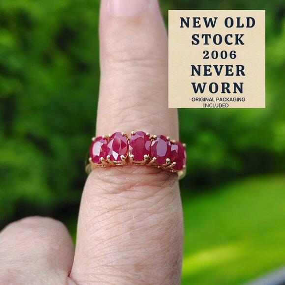 Radiant 10K Gold Ruby Ring3.00 CTWBrand NewPosh Authenticate Eligible